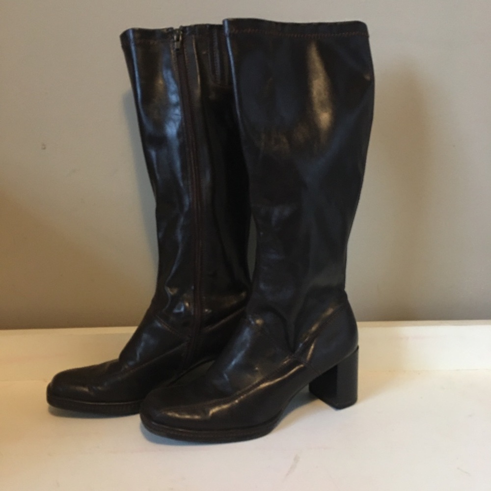 A2 women’s dark brown heeled calf boots 7 1/2